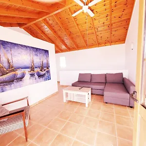 Villatommy Heated Pool, Hottub, Fast Wifi Lajares